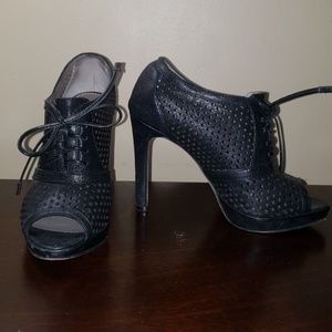 Vince Camuto Black heels
